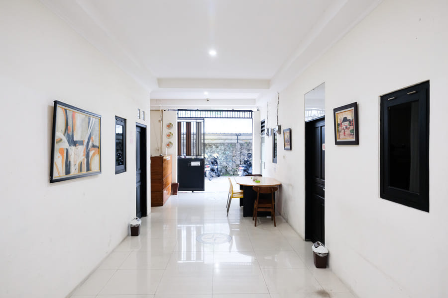 Reddoorz Syariah near Solo Square Mall