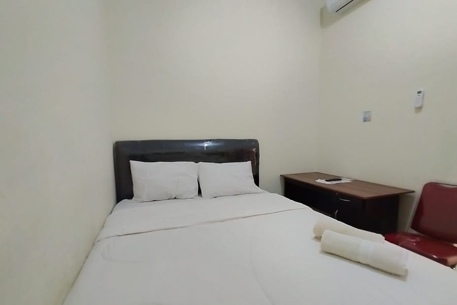 RedDoorz Syariah @ Danesti Homestay Near Bandara Sultan Hasanuddin