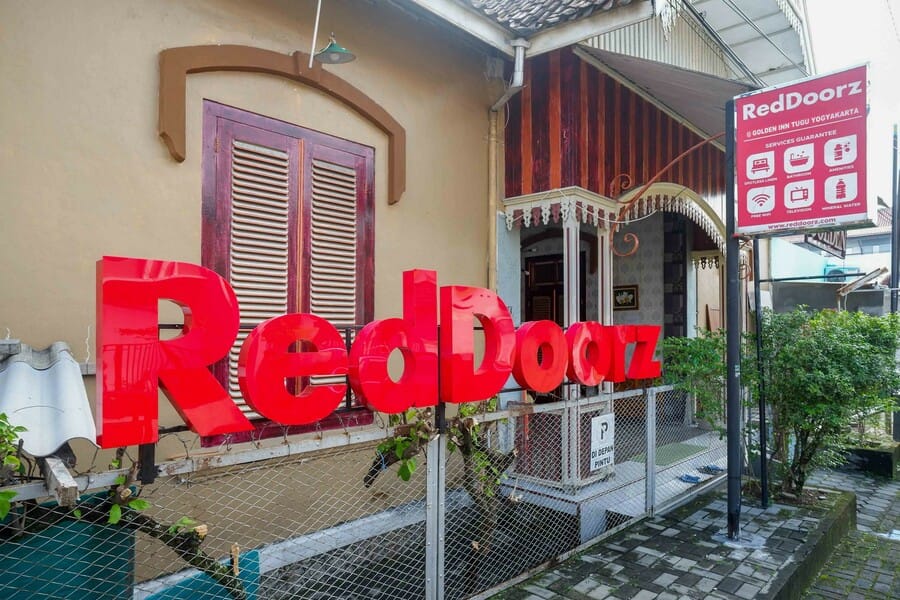 RedDoorz @ Golden Inn Tugu Yogyakarta