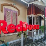 RedDoorz @ Golden Inn Tugu Yogyakarta