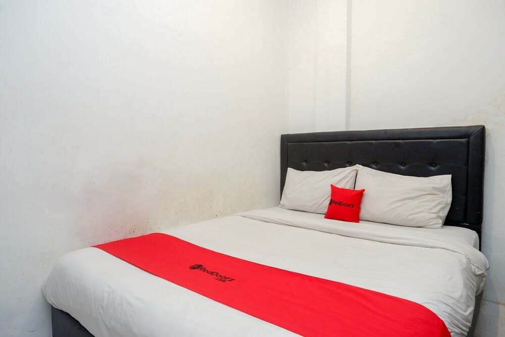 RedDoorz Room