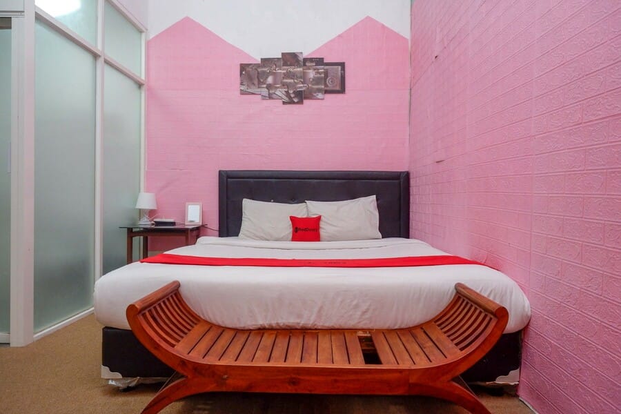 RedDoorz @ Golden Inn Tugu Yogyakarta