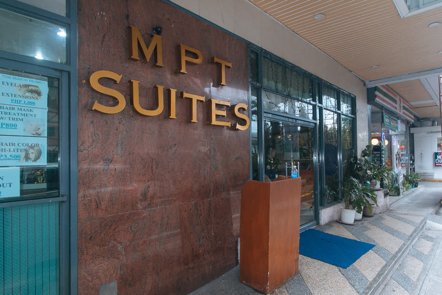 RedDoorz @ MPT Suites