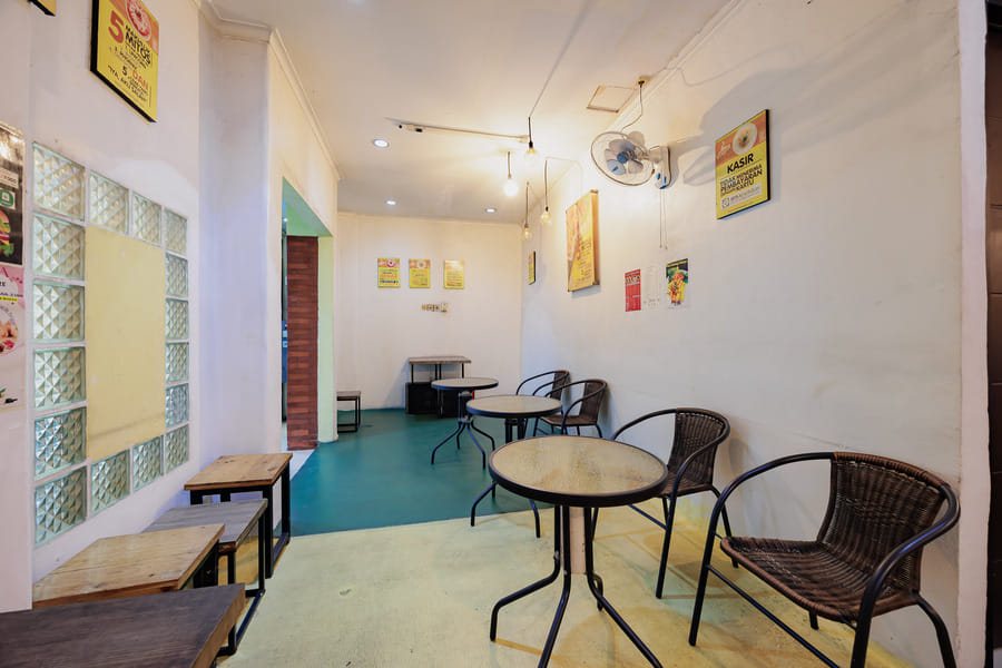 RedDoorz @ Taman Galaxy Bekasi