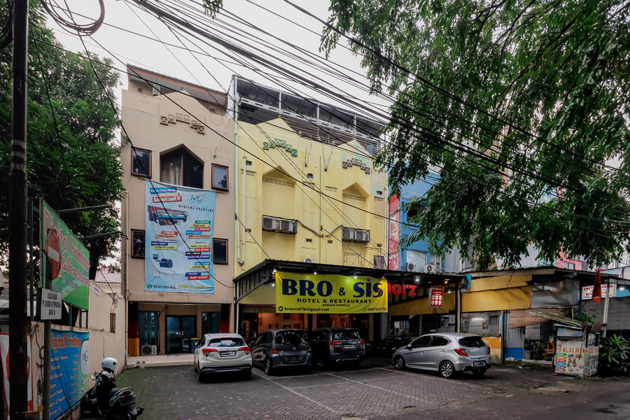 RedDoorz @ Taman Galaxy Bekasi