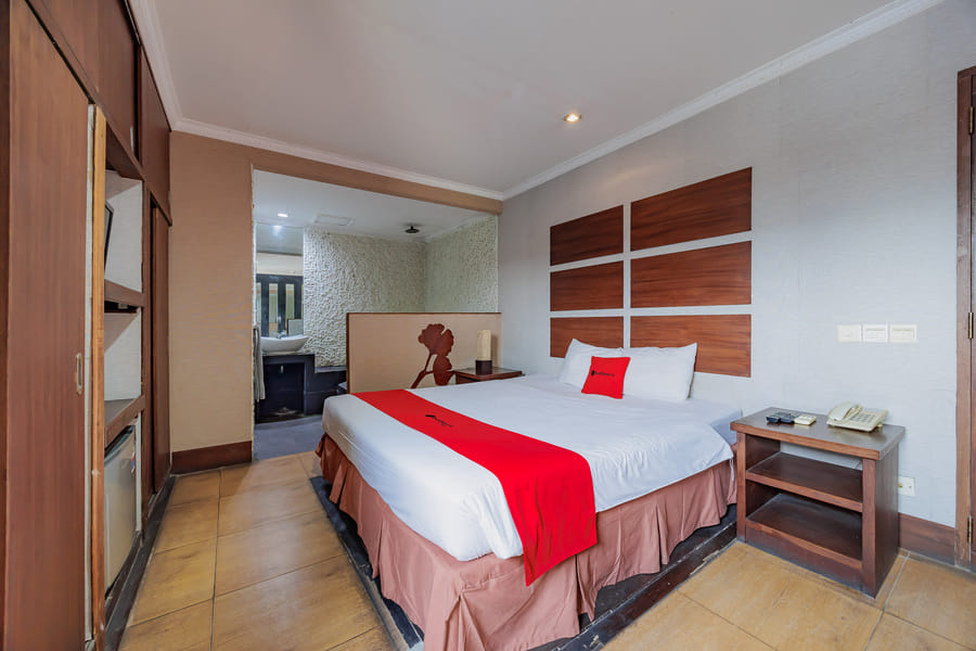 RedDoorz near WaterBoom Lippo Cikarang.