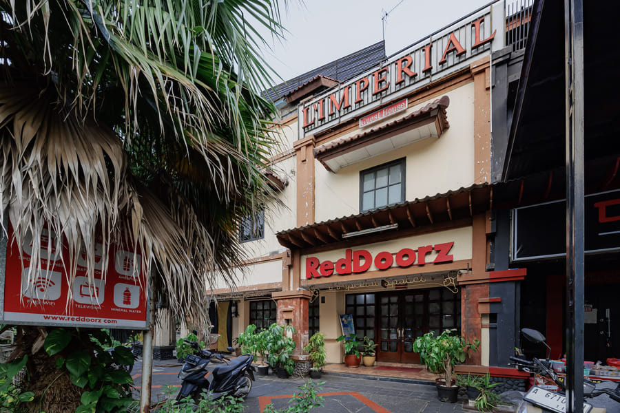 RedDoorz near WaterBoom Lippo Cikarang.