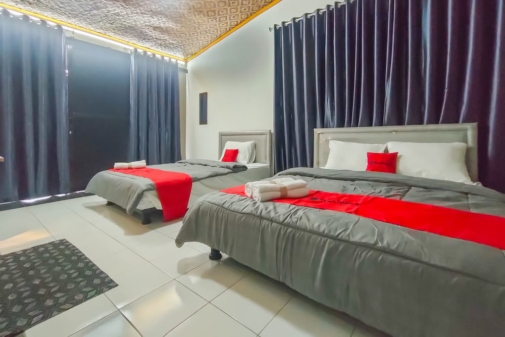 RedDoorz Family Room