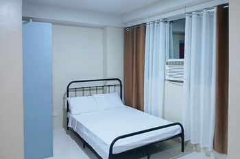 RedDoorz @ Yssa Ademar near Robinsons Jaro