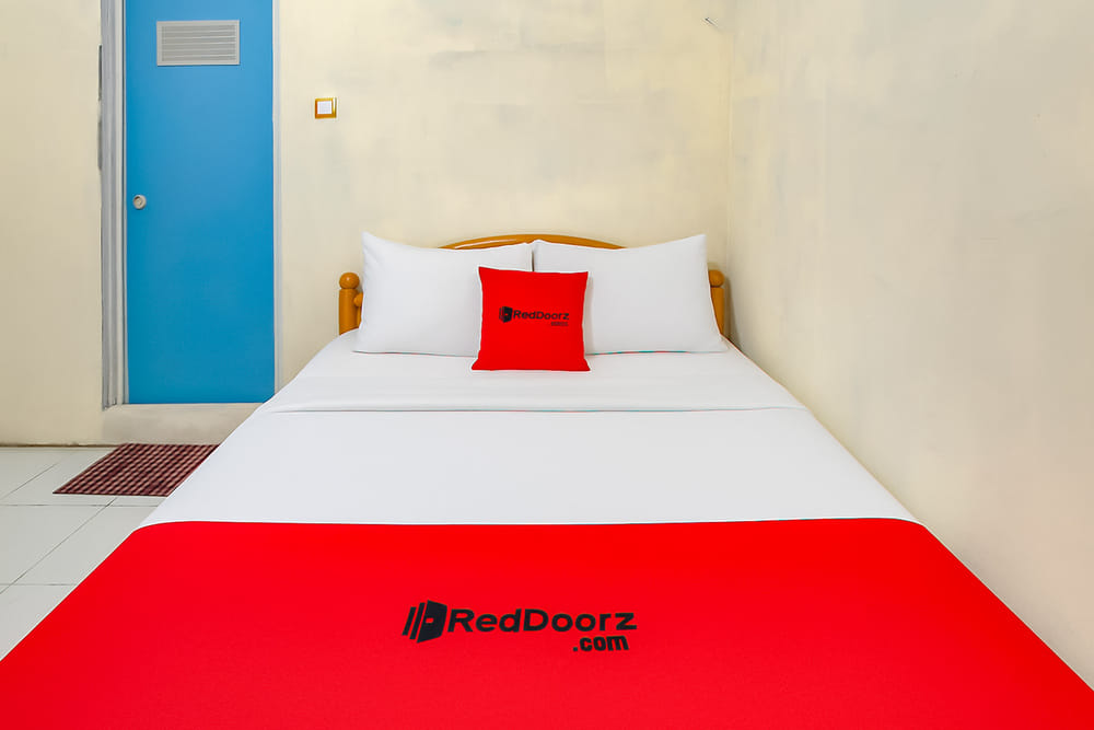 RedDoorz Room