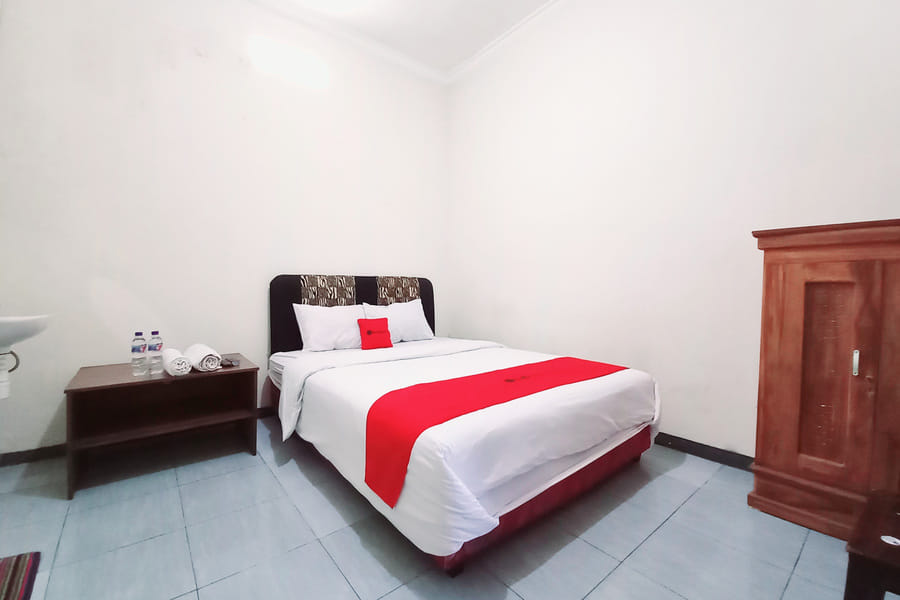 RedDoorz near BNS 3 Kota Wisata Batu