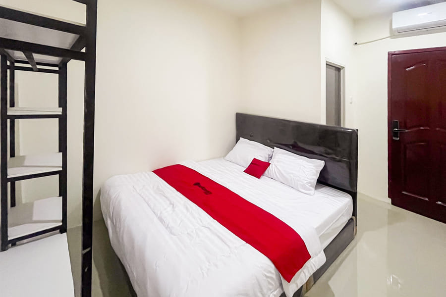 RedDoorz near Sungai Panas Batam