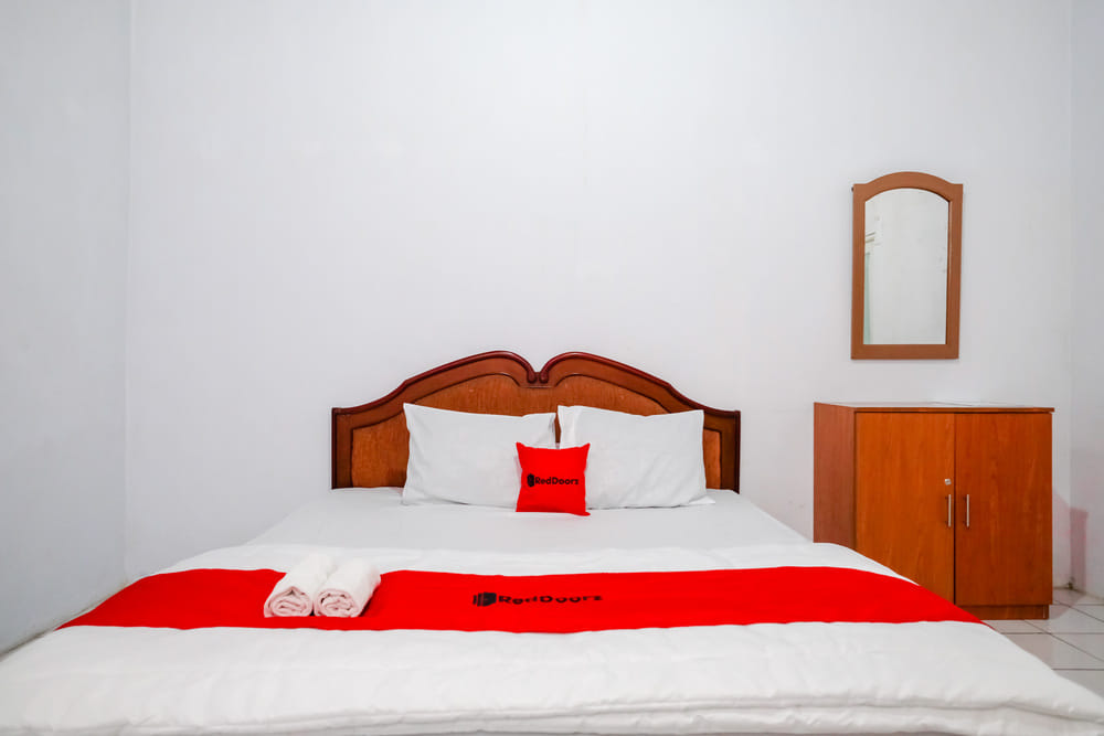 RedDoorz Deluxe Room