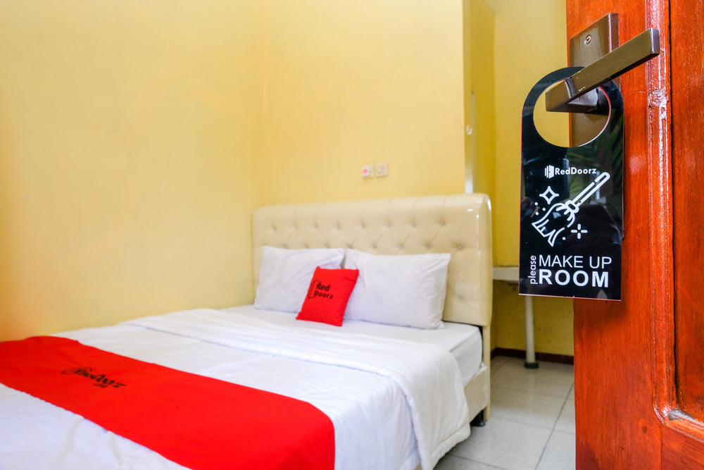 RedDoorz Deluxe Room