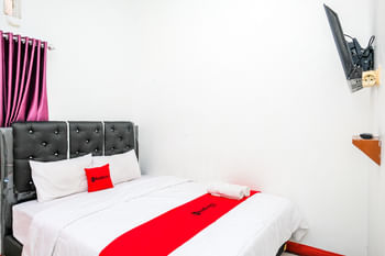 RedDoorz Syariah near Alun Alun Wonosobo 4
