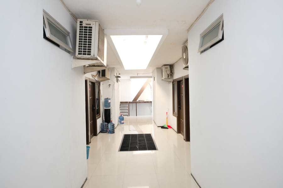 RedDoorz Padang Pasir near Petra University Surabaya