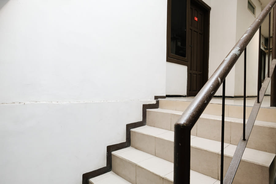 RedDoorz Padang Pasir near Petra University Surabaya