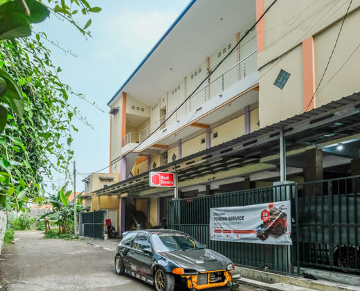 RedDoorz Syariah near City of Tomorrow Mall Surabaya