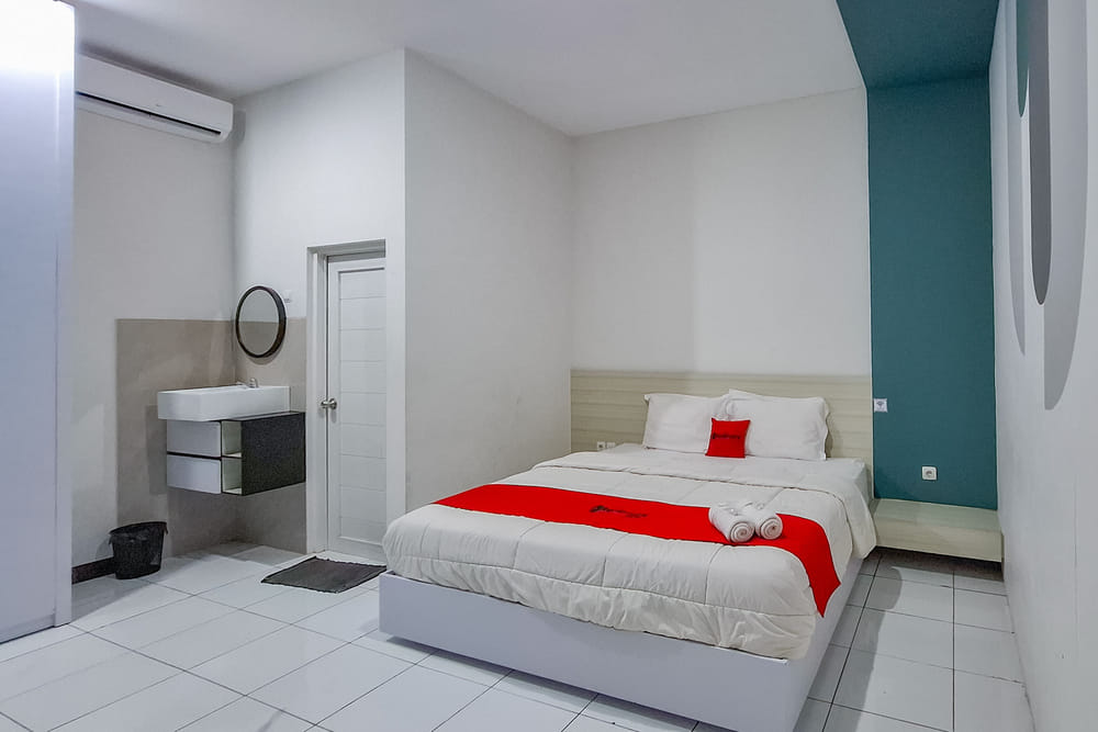 RedDoorz Family Room