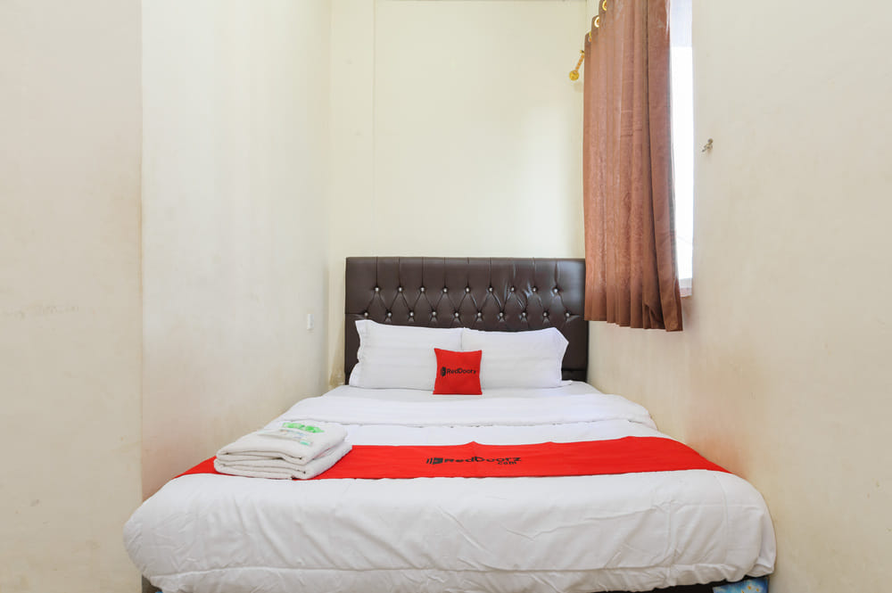 RedDoorz Room