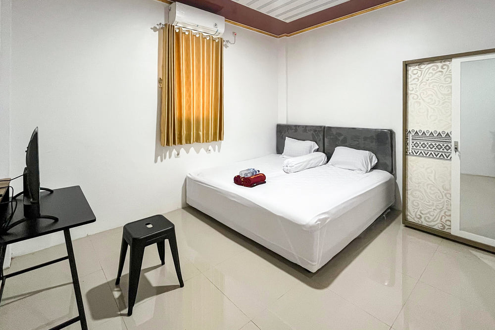 RedDoorz Room
