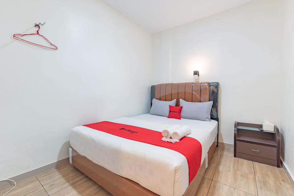 RedDoorz Deluxe Room