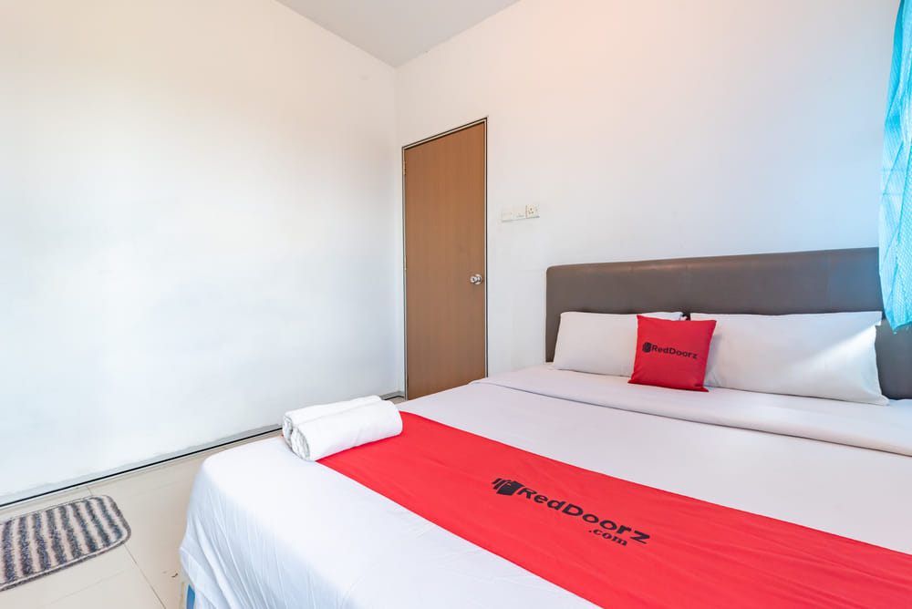 RedDoorz Room