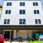 Urbanview Tiana Residence Nagoya Batam by Reddoorz