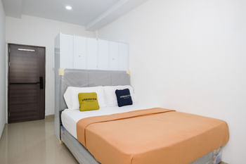 Urbanview Tiana Residence Nagoya Batam by Reddoorz