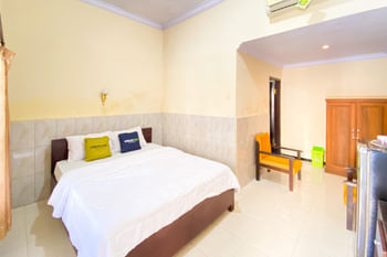 Surya Guest House Urbanview Probolinggo