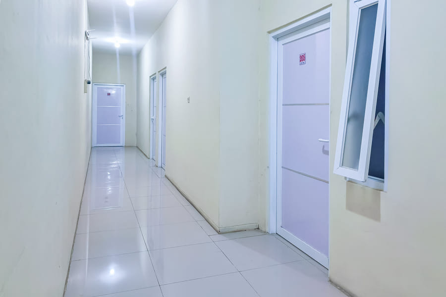 RedDoorz @ Guest House A2 Near Rita Mall Tegal