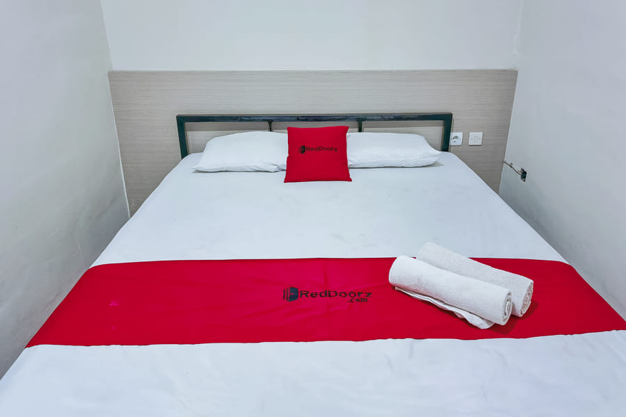 RedDoorz @ Guest House A2 Near Rita Mall Tegal