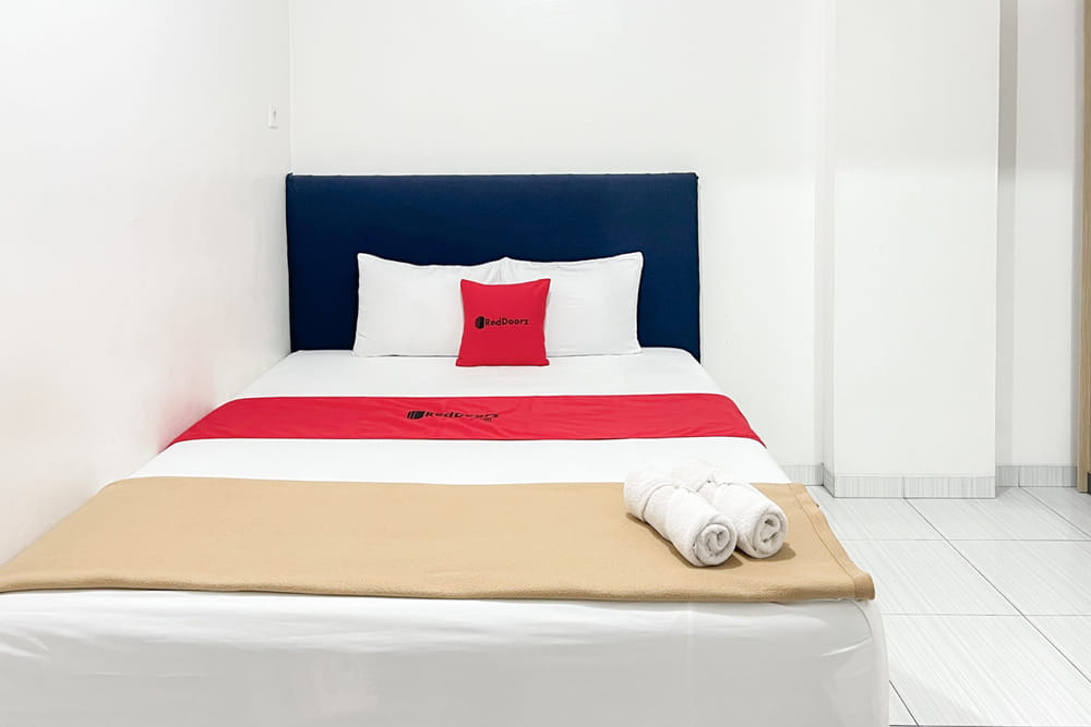 RedDoorz Room