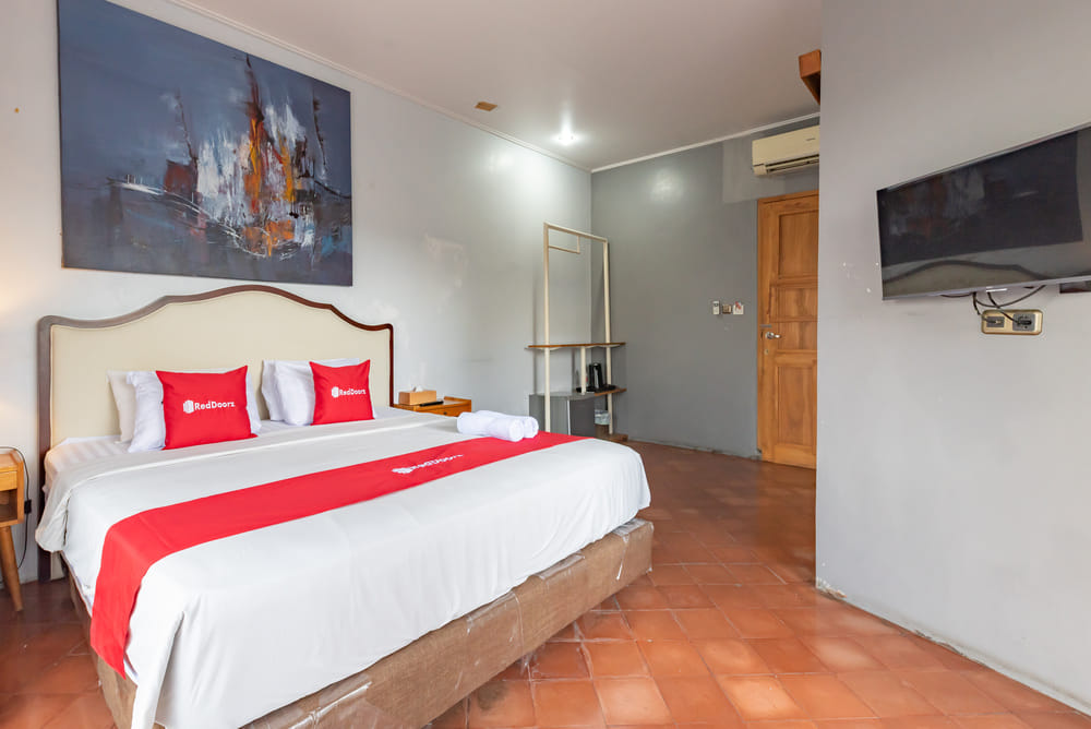 RedDoorz Deluxe Room