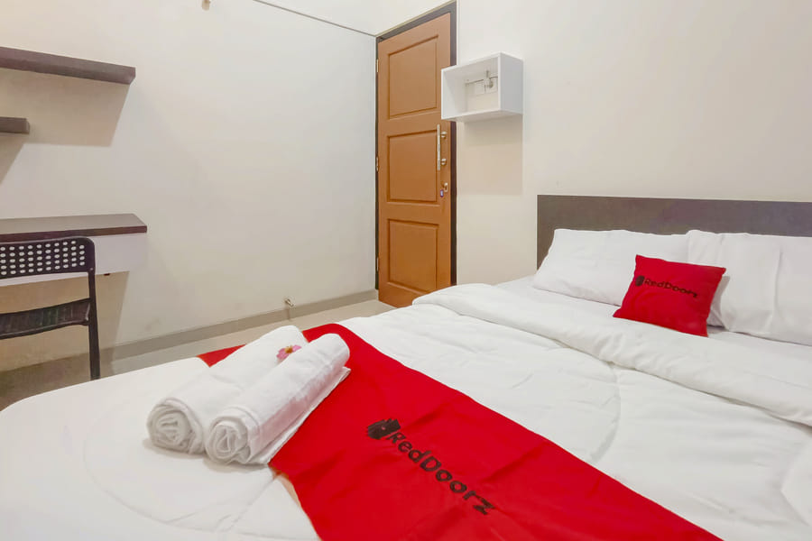 RedDoorz Syariah near Exit Tol Gayamsari Semarang