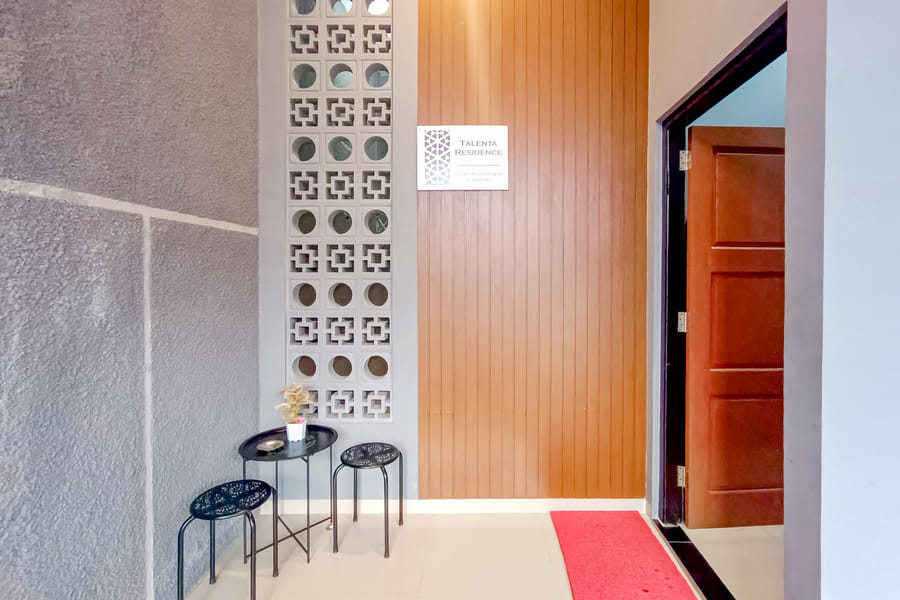 RedDoorz Syariah near Exit Tol Gayamsari Semarang