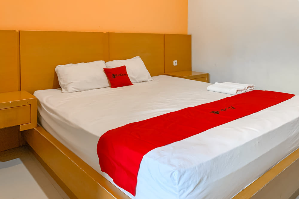 RedDoorz Room
