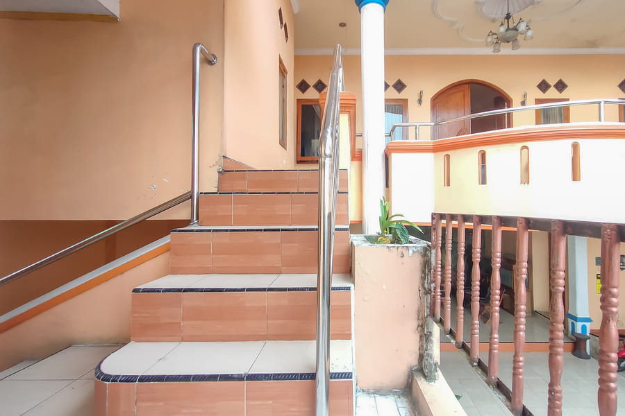 RedDoorz near Taman Wisata New Balekambang Tawangmangu