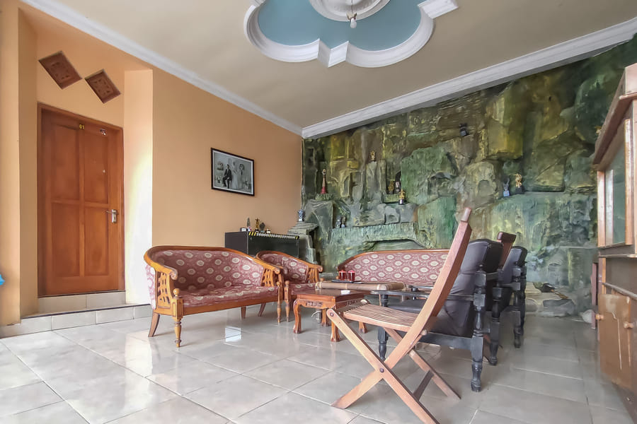 RedDoorz near Taman Wisata New Balekambang Tawangmangu