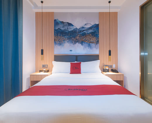 RedDoorz Plus @ Jinjiang Star Hotel