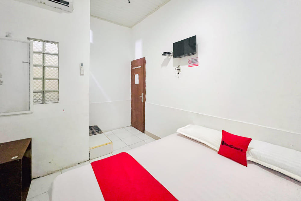 RedDoorz Room