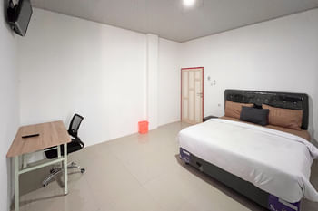 RedDoorz @ Ideal Home Banjarmasin