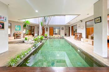 Urbanview Hotel The Lodge Karawaci