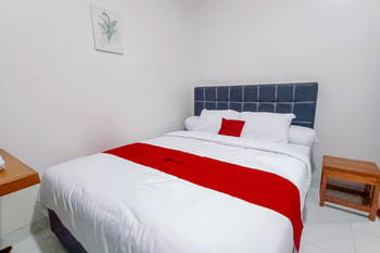 RedDoorz @ Tebee Homestay near Tugu Kartasura