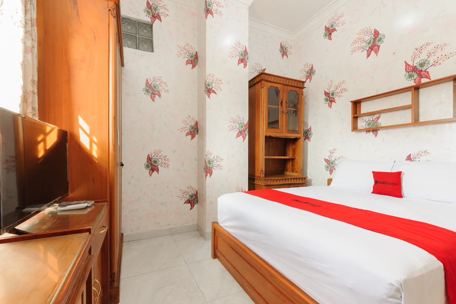 RedDoorz Plus near Mall Sunter