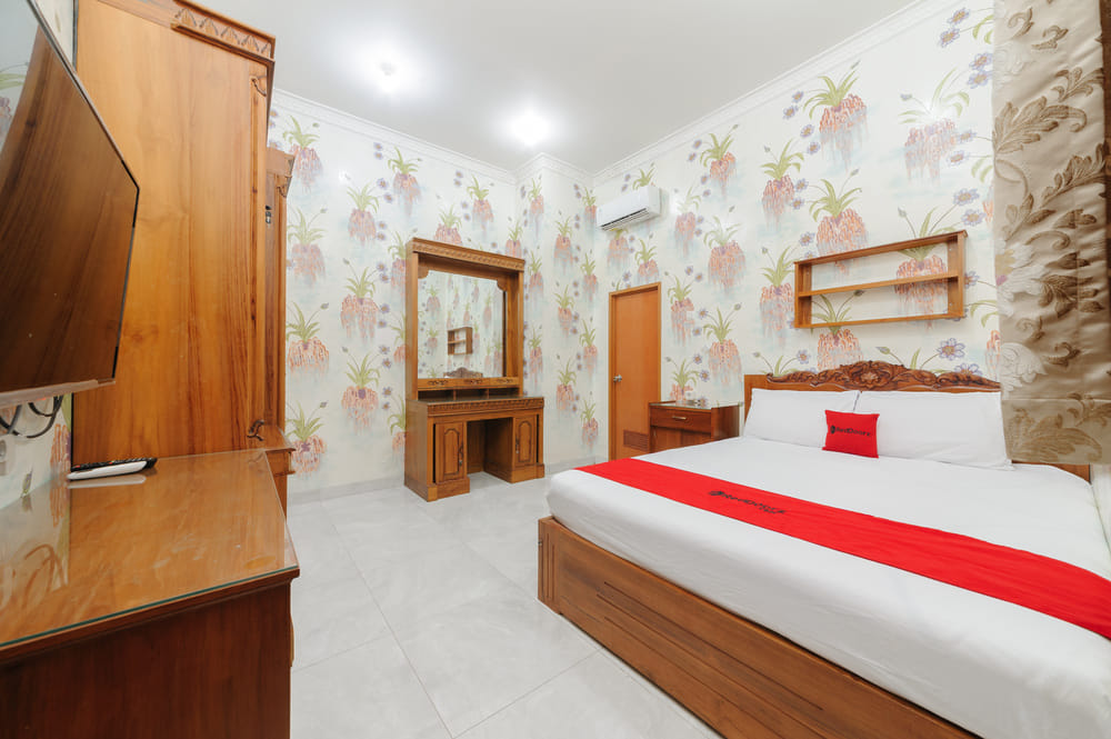 RedDoorz Deluxe Room