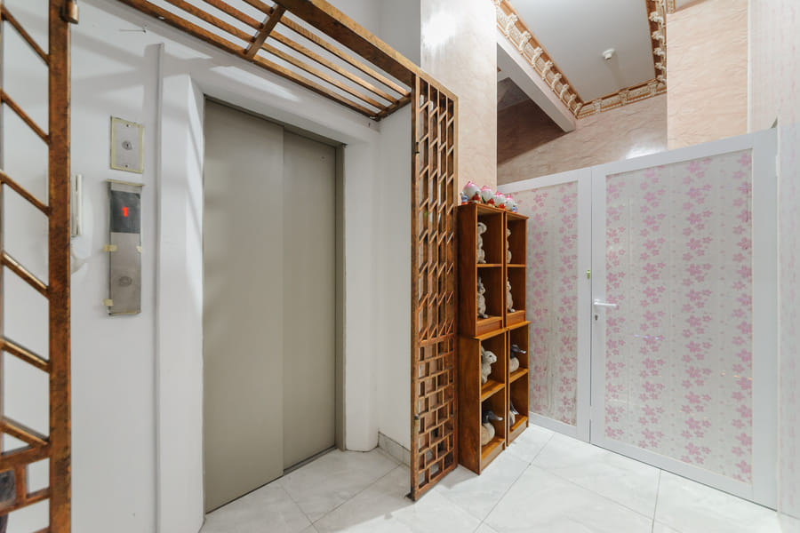 RedDoorz Plus near Mall Sunter