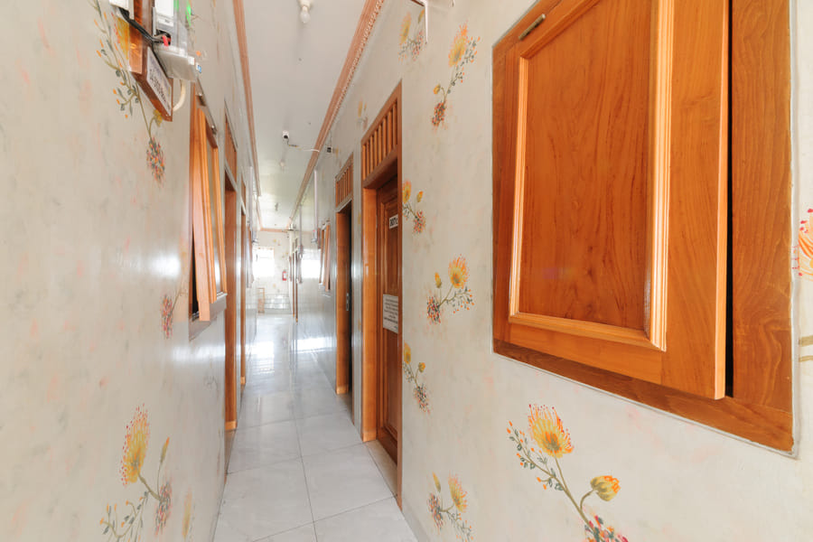 RedDoorz Plus near Mall Sunter