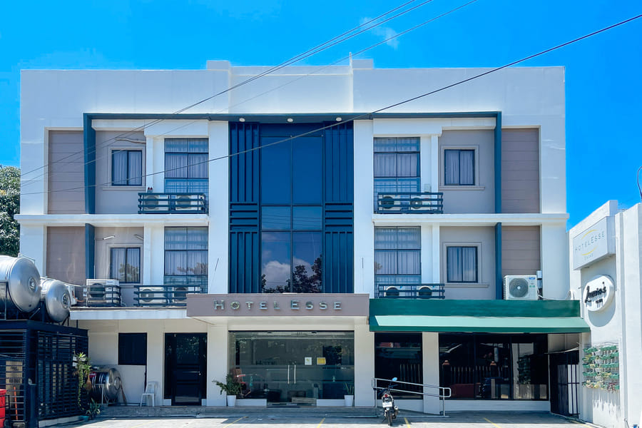 RedDoorz Plus @ Hotel Esse