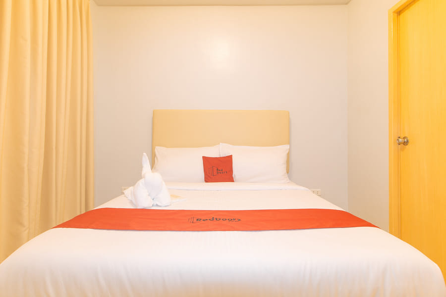 RedDoorz @ Zenova Hotel